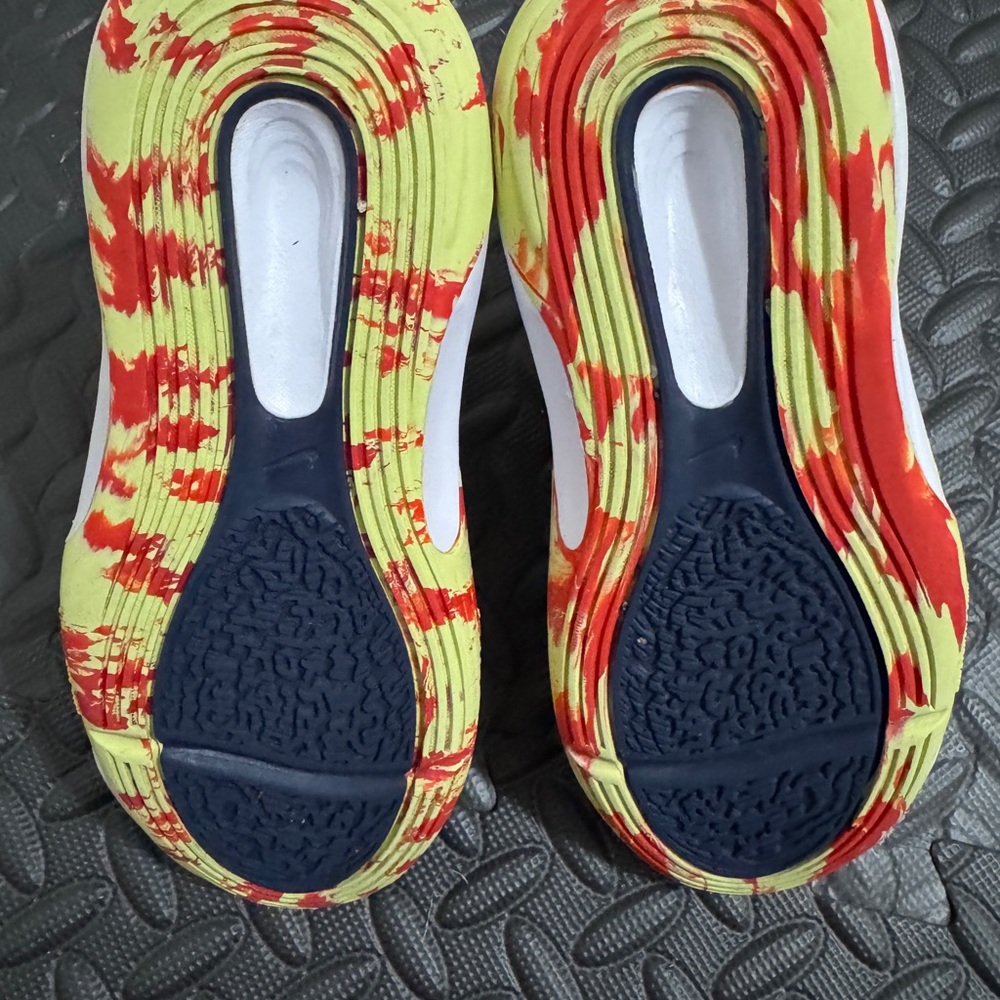 Isofly Basketball Shoes - Picture 3 of 3